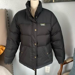 LL Bean classic Mountain down jacket size medium, regular